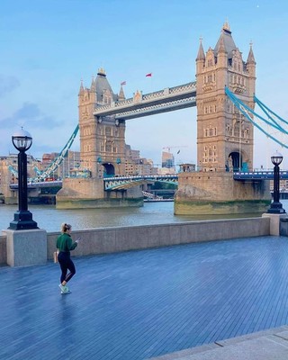 Tower Bridge_London_United Kingdom_101621A