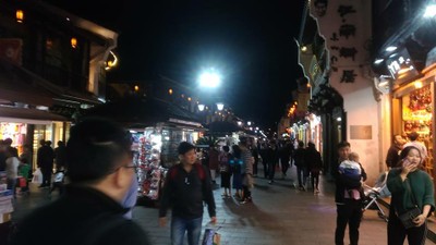 Night_Market_River_Fong_Street_Hangzhou_110818A.jpg