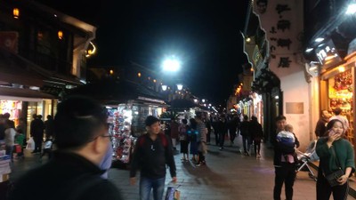 Night_Market_River_Fong_Street_Hangzhou_110818A.jpg Night_Market_River_Fong_Street_Hangzhou_110818A.jpg