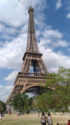 Eiffel_Tower_Paris_082318A