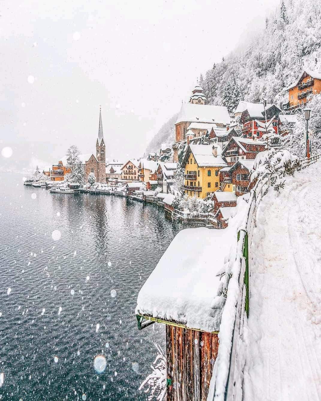 Hallstatt_Austria_032421A