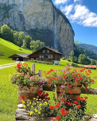 Lauterbrunnen_Switzerland_061221A