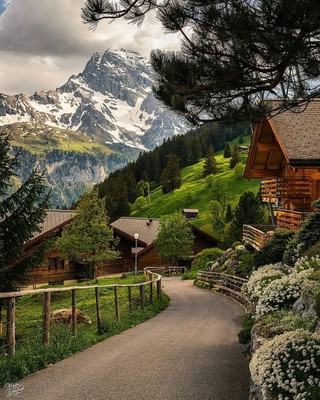 Mürren_Switzerland_061822A