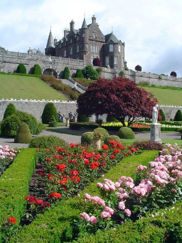 Drummond Castle Gardens_Scotland_092021A