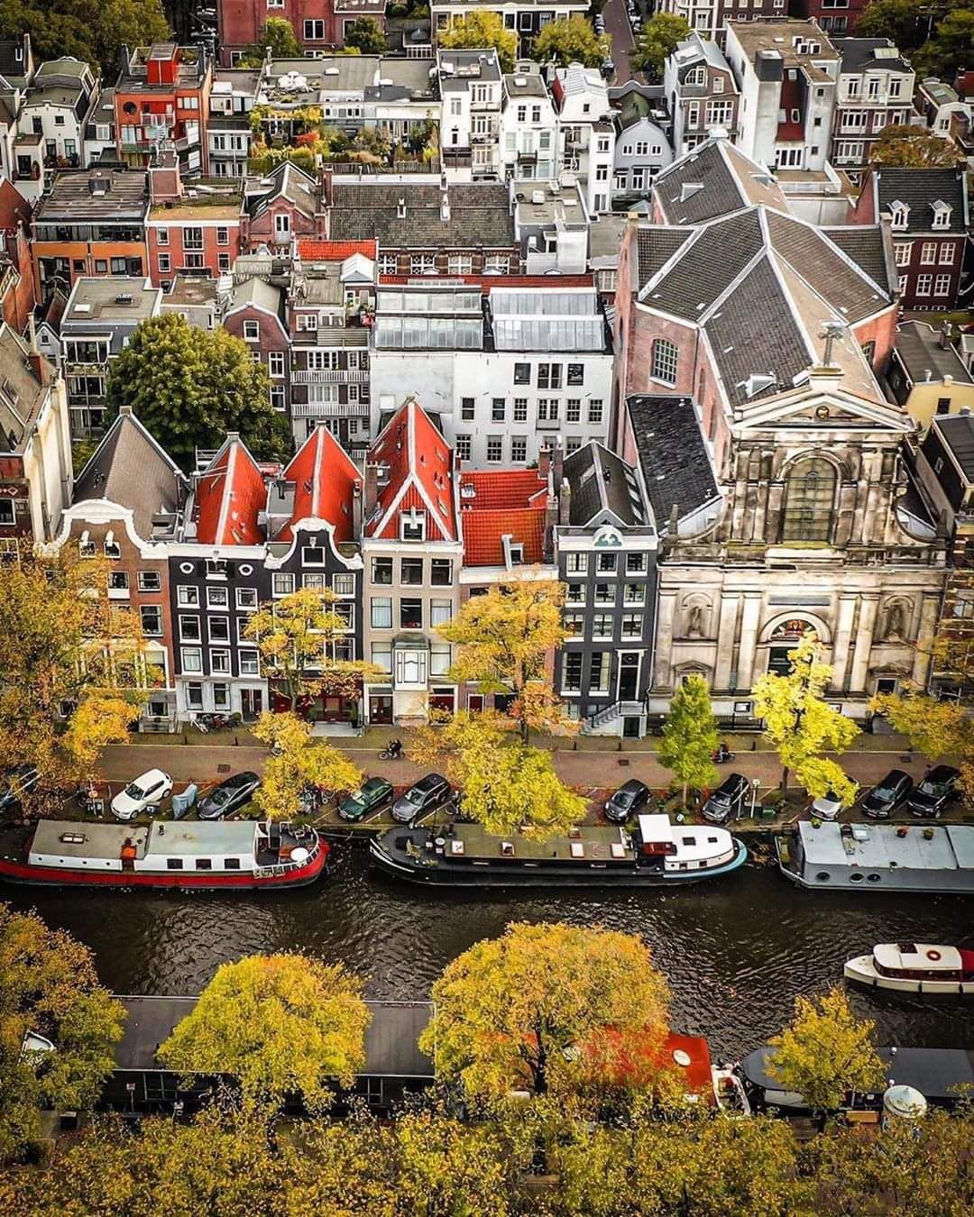 Amsterdam_Netherlands_120120A
